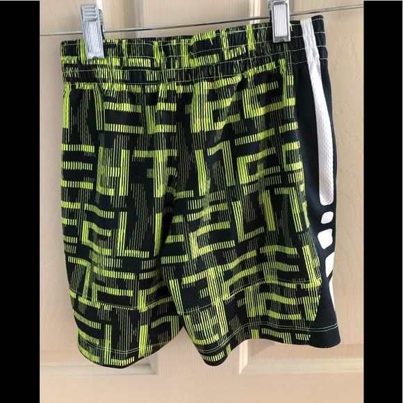 Nike youth Elite basketball shorts - Picture 1 of 2